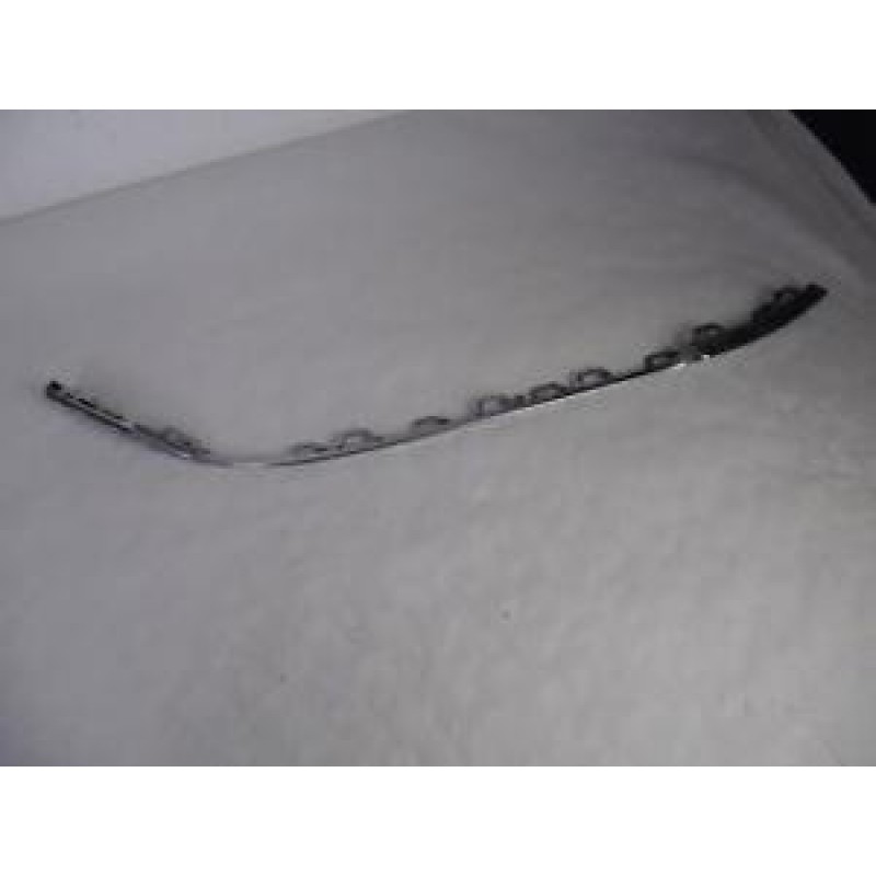 VW PASSAT ÖN TAMPON SAĞ SÜS ÇITASI NİKELAJLI 3G0853254C